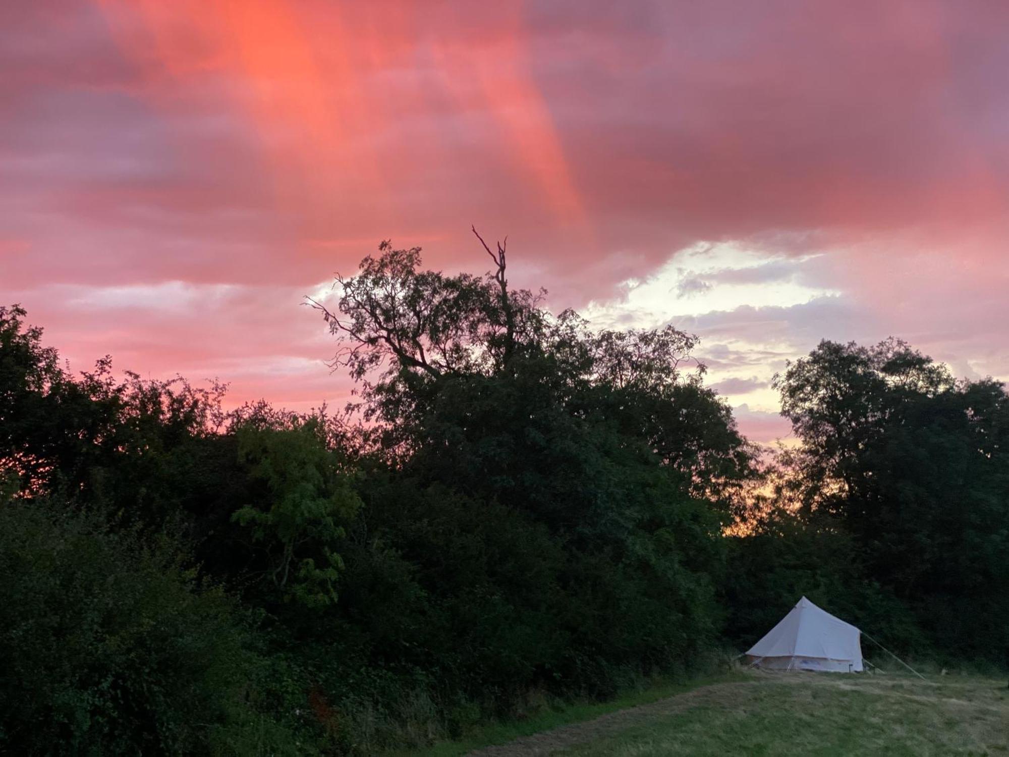 Bell Tent 4M Fossewold Farm Camping Moreton-in-Marsh Exterior photo